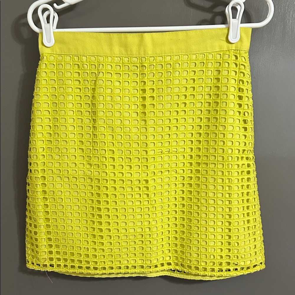 LOFT Yellow Mesh Mini Skirt Size 6P